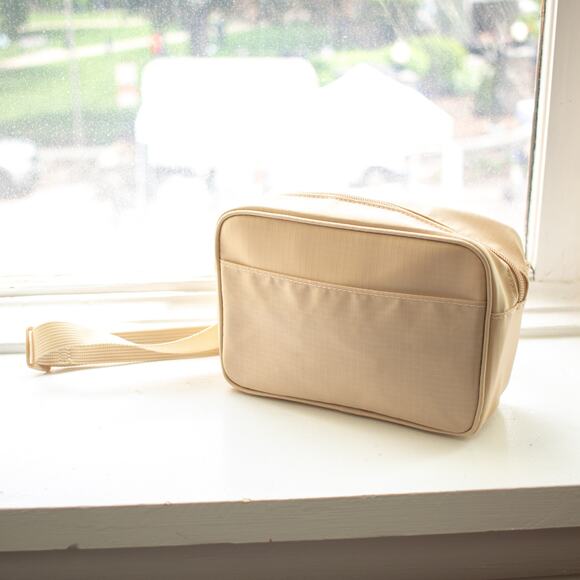 Old Navy Beige Crossbody Activewear Bag - Picture 1 of 9